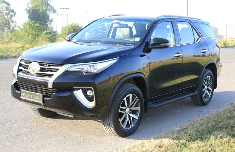 Self Drive Toyota Fortuner 4x4 Automatic in Punjab, Punjab Car Rentals