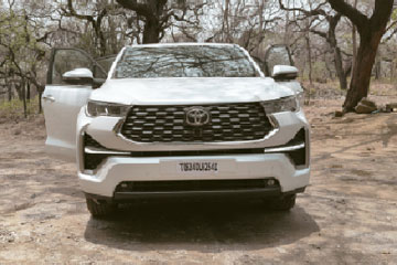 Toyota Innova Hycross Hybrid ZX 7 Seater AT Petrol Self Drive Car