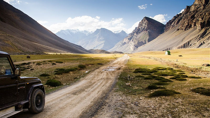 Best Self Drive SUVs for Spiti Valley – Rough Roads, Amazing Views